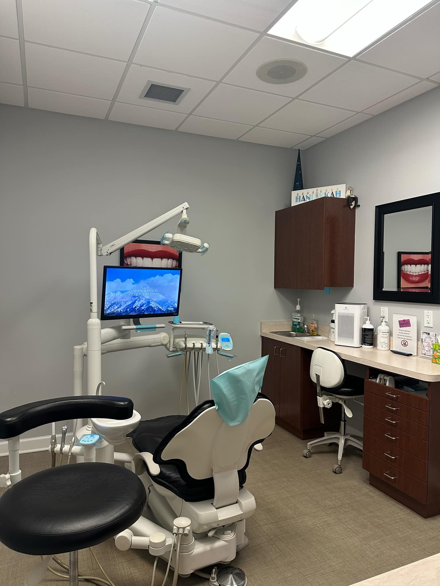 Artistic Dental - Dr. Miriam Bookman & Dr. Jason Goldberg