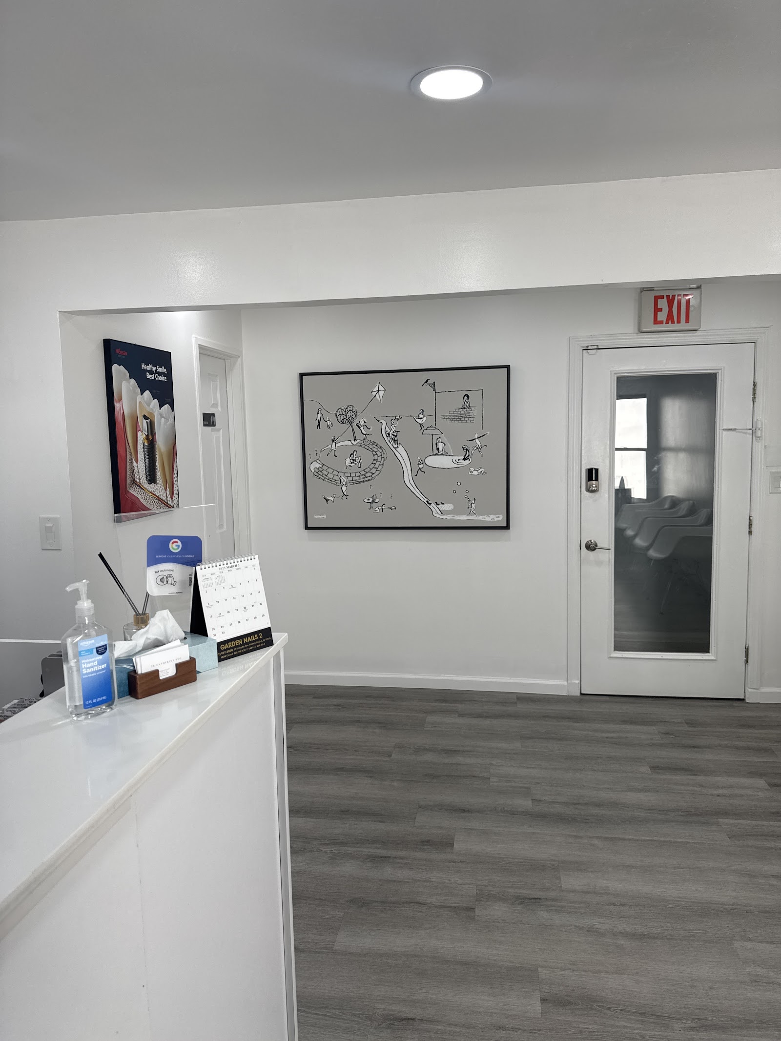 Easy Dental Implant and Carillas Center